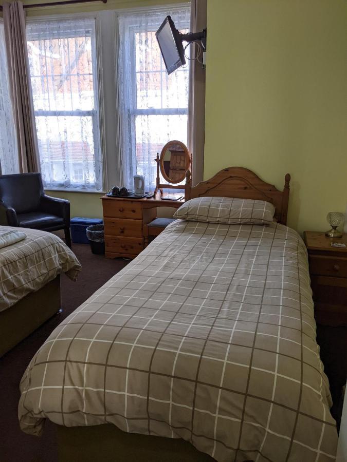 Kingswinford Guest House เพนตัน ภายนอก รูปภาพ