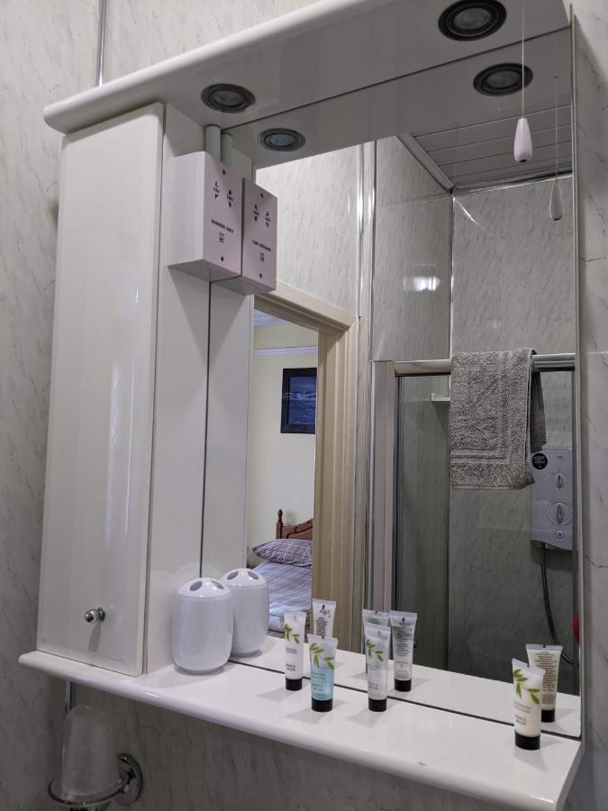 Kingswinford Guest House เพนตัน ภายนอก รูปภาพ