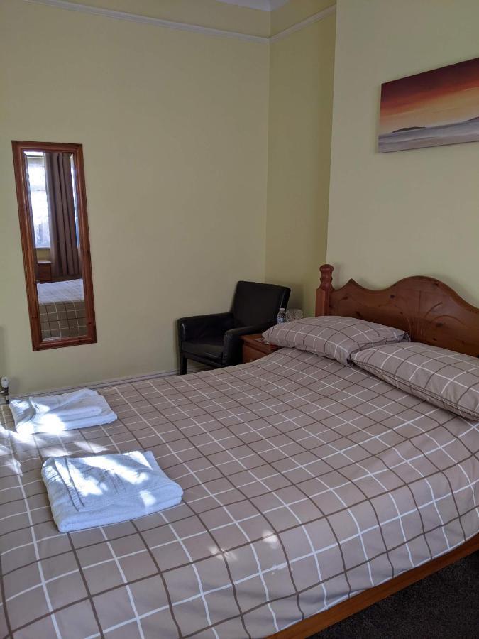Kingswinford Guest House เพนตัน ภายนอก รูปภาพ