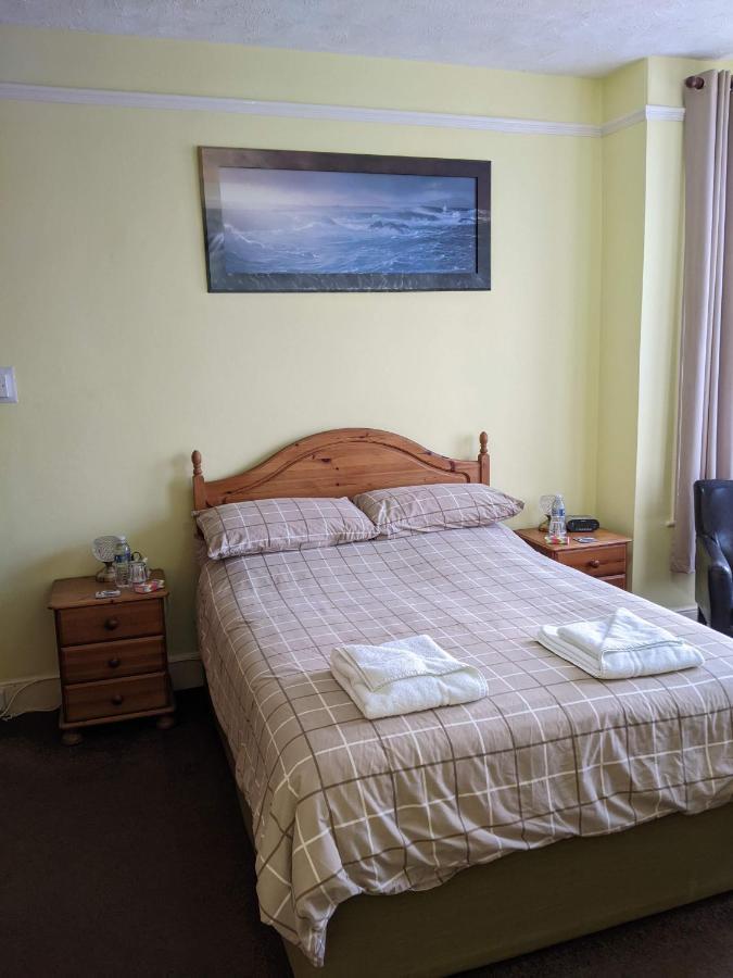 Kingswinford Guest House เพนตัน ภายนอก รูปภาพ