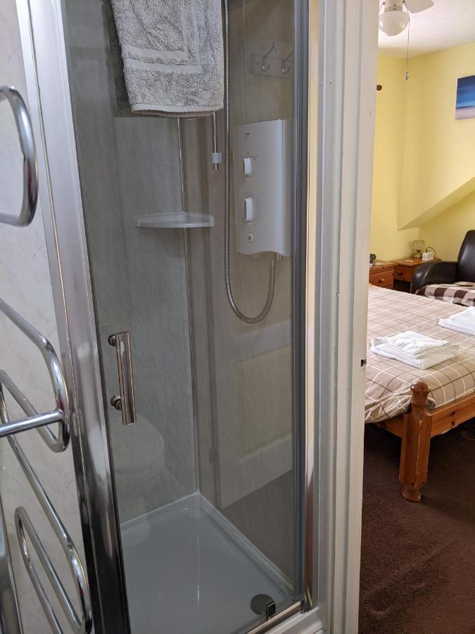 Kingswinford Guest House เพนตัน ภายนอก รูปภาพ