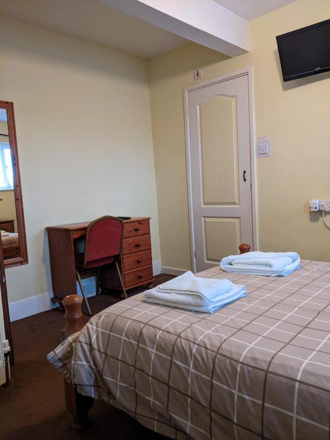 Kingswinford Guest House เพนตัน ภายนอก รูปภาพ