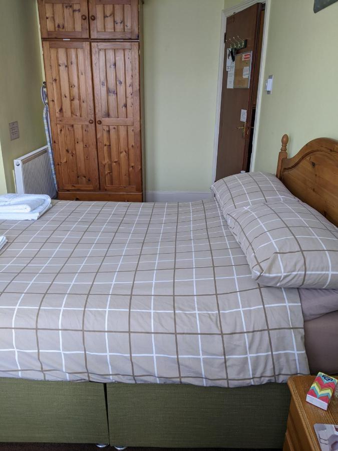Kingswinford Guest House เพนตัน ภายนอก รูปภาพ