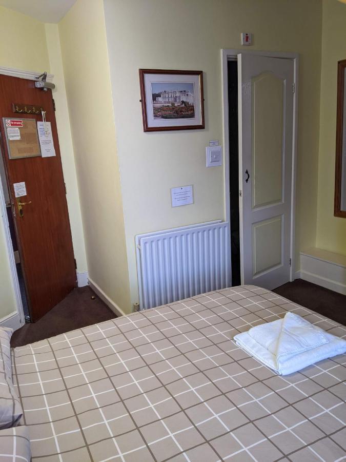 Kingswinford Guest House เพนตัน ภายนอก รูปภาพ