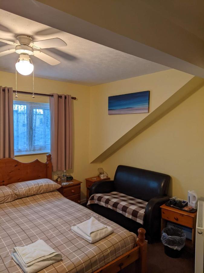 Kingswinford Guest House เพนตัน ภายนอก รูปภาพ