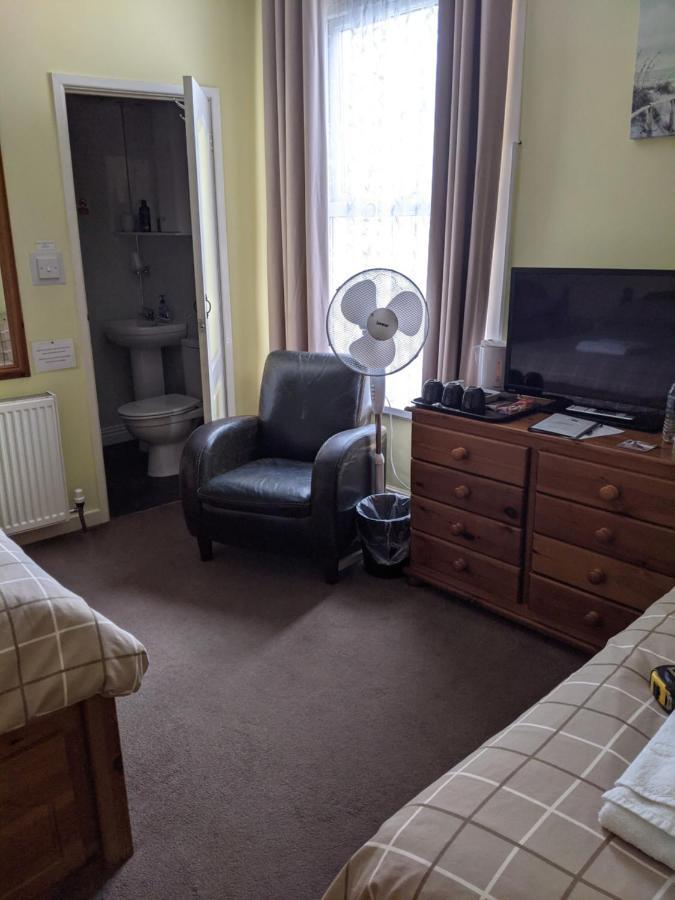 Kingswinford Guest House เพนตัน ภายนอก รูปภาพ