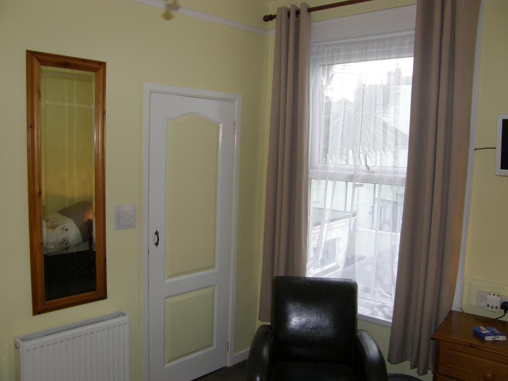 Kingswinford Guest House เพนตัน ภายนอก รูปภาพ