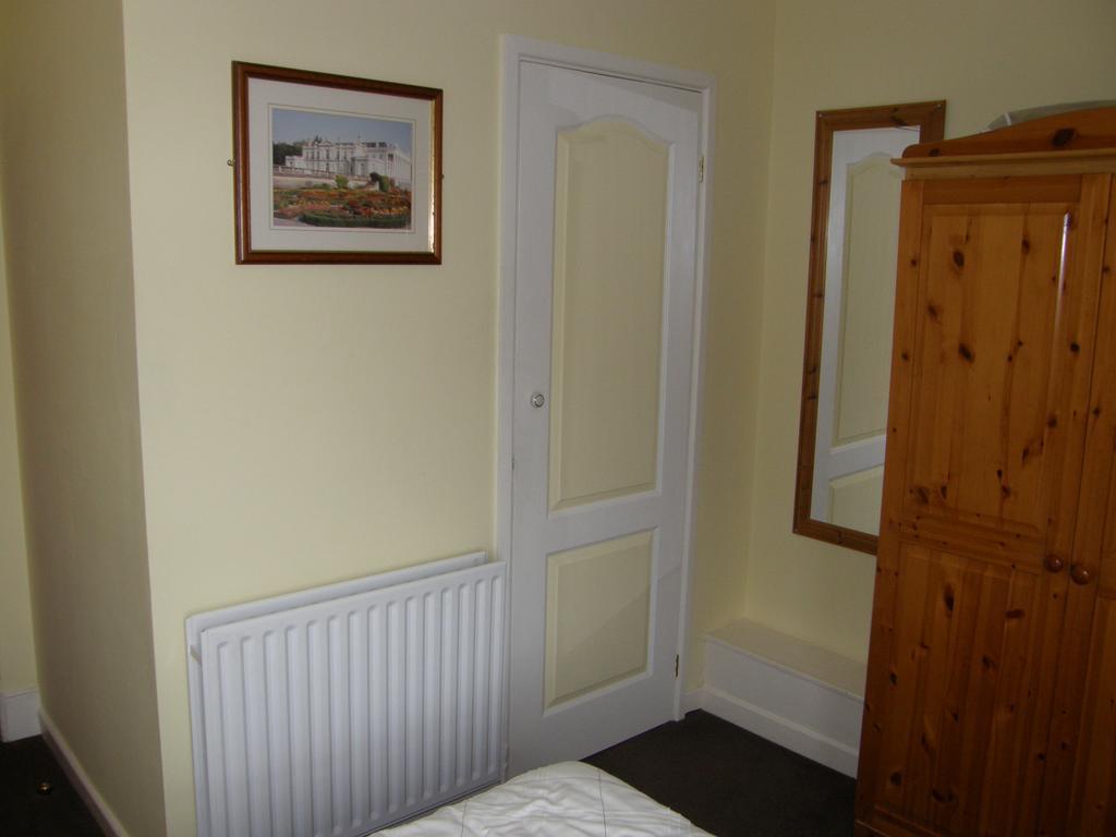 Kingswinford Guest House เพนตัน ภายนอก รูปภาพ